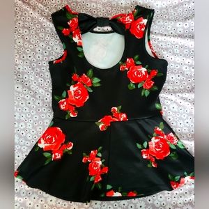 Womens floral top from Forever 21..size medium